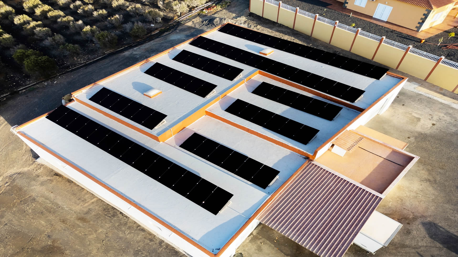 Projekt wytwarzania energii fotowoltaicznej dla ekologicznej farmy w Hiszpanii